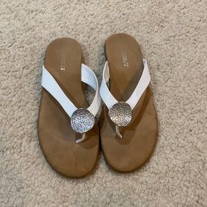 Aerosoles woman’s bling Rhinestone flip flop